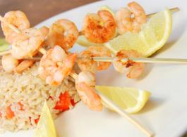 scampi skewers on spring onions_1440x770.jpg